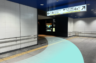 センタービル4b出口の看板が出てきたら、左折します。