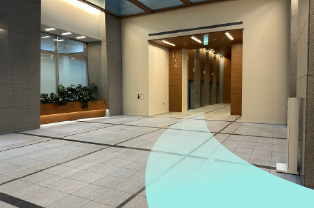 4-13Fのエレベーターに乗り12Fまで行きます。